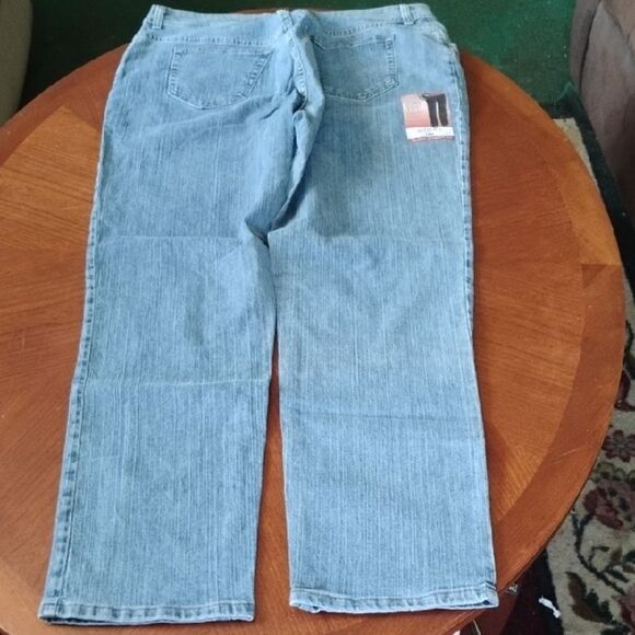 Riders by Lee Relaxed Fit Denim Jeans Size: 18W (1107) - Picture 4 of 6